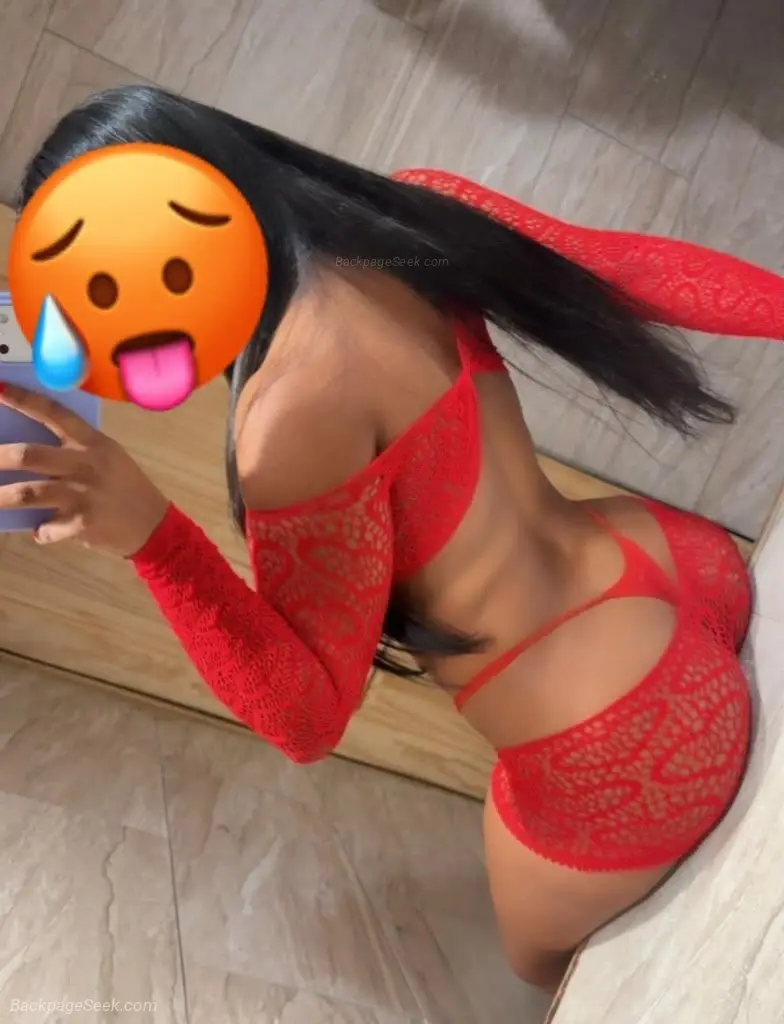 SEXY LATINA CALIENTE