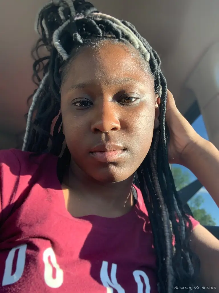 Brown skin Im 5'4 in Northern Virginia – Women Seeking Men photo 3