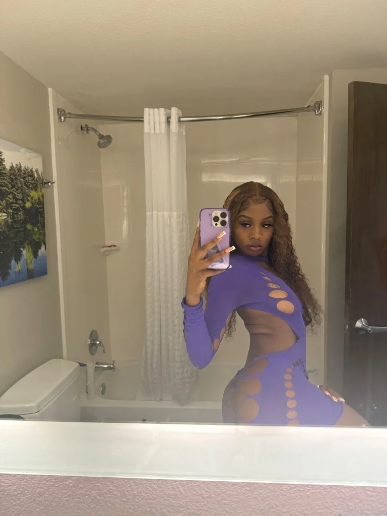 SEXY PETITE FANTASY GIRL FETISH FRIENDLY ASK ABT OVERNIGHT S... in Oakland – Women Seeking Men photo 3