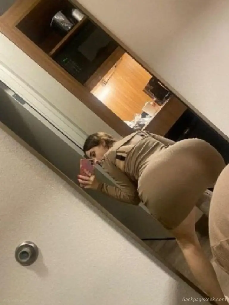 Petite and yummy treat craving a naughty fuck buddy Incall O... in Oakland – Women Seeking Men photo 6
