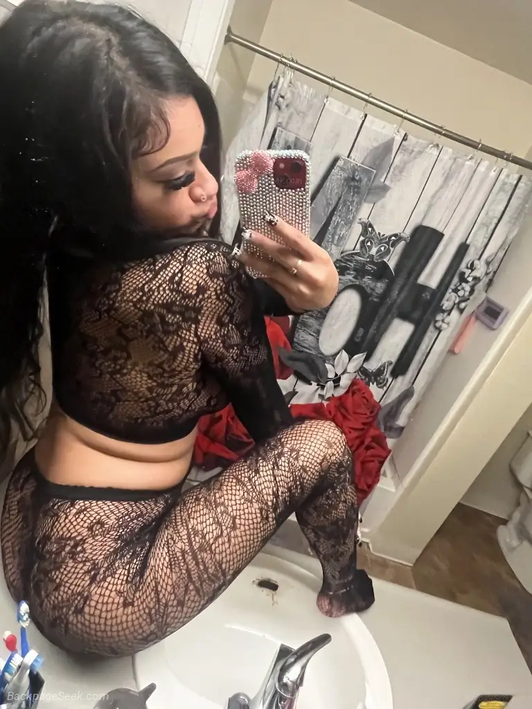 Sweet Sexy Petite Latina Slim Thick Tight Wet Pussy Soft But... in Oakland – Women Seeking Men photo 2