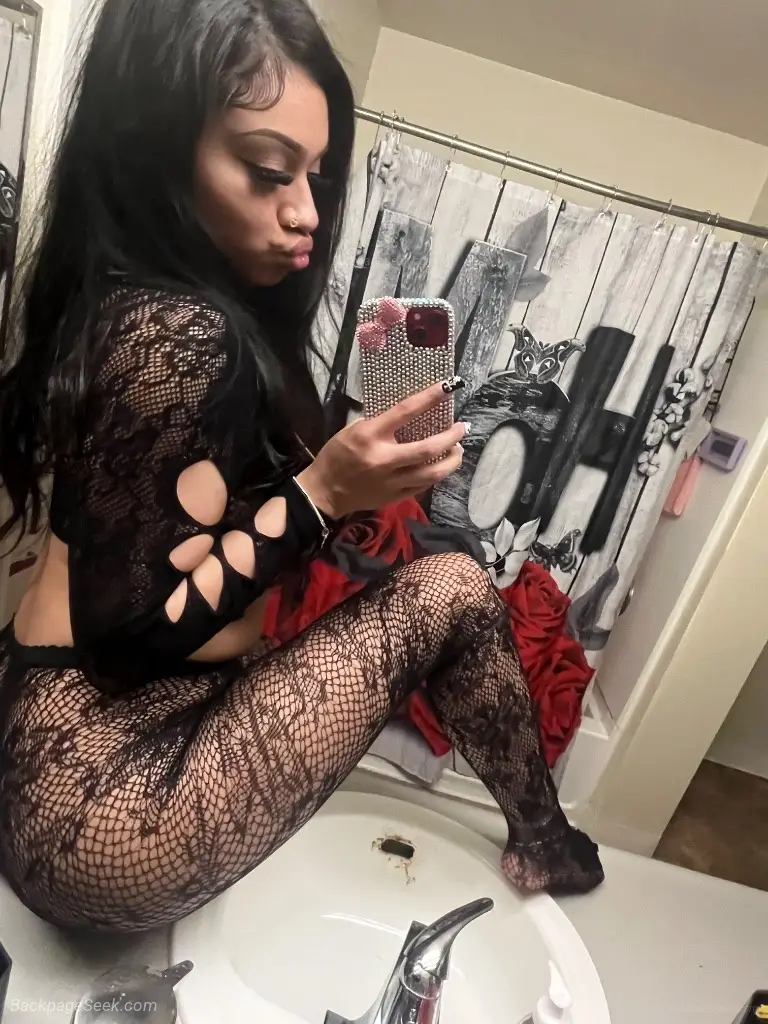 Sweet Sexy Petite Latina Slim Thick Tight Wet Pussy Soft But... in Oakland – Women Seeking Men photo 3
