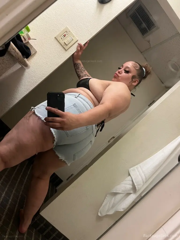 come taste the honey pot warm wet soft and horny