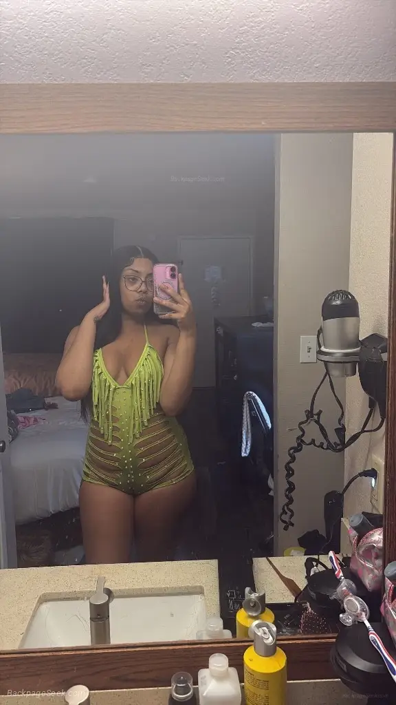 SLIM CURVY LIGHTSKIN BADDIE READY TO MEET WITH YOU TEXT ME N... in Oakland – Women Seeking Men photo 2