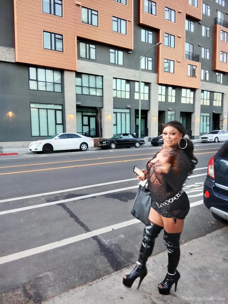 outstanding performer in Oakland – Women Seeking Men photo 5
