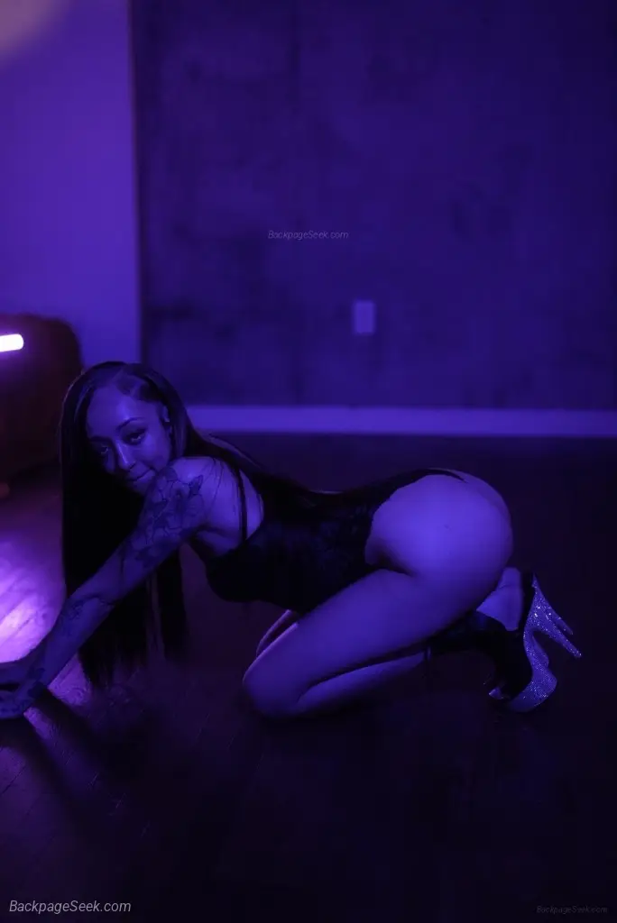 LightSkin Greeneyed Slim Petite Mami in Oakland – Women Seeking Men photo 6