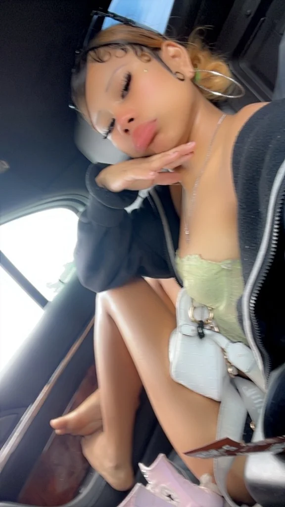 Freaky Petite Foreign in Oklahoma City – Women Seeking Men photo 6
