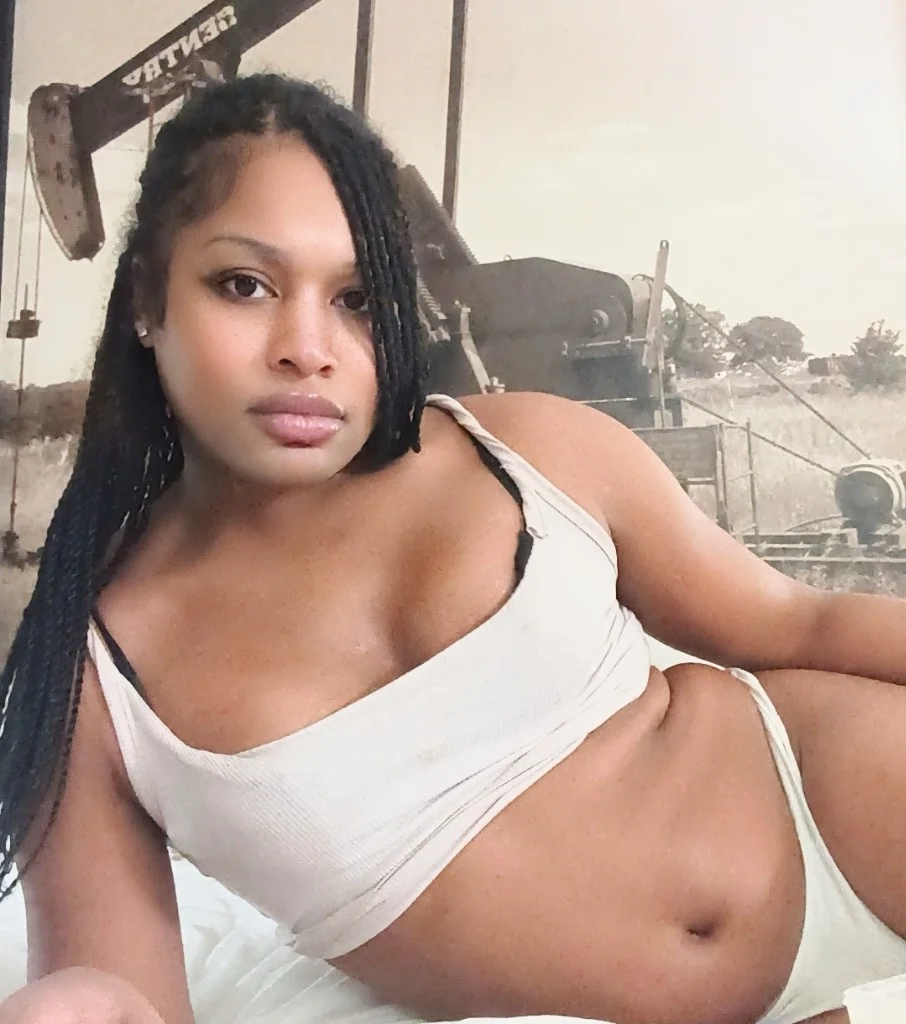 TS Eve 9' monster full of Cum watch it explode in Oklahoma City – Women Seeking Men photo 2