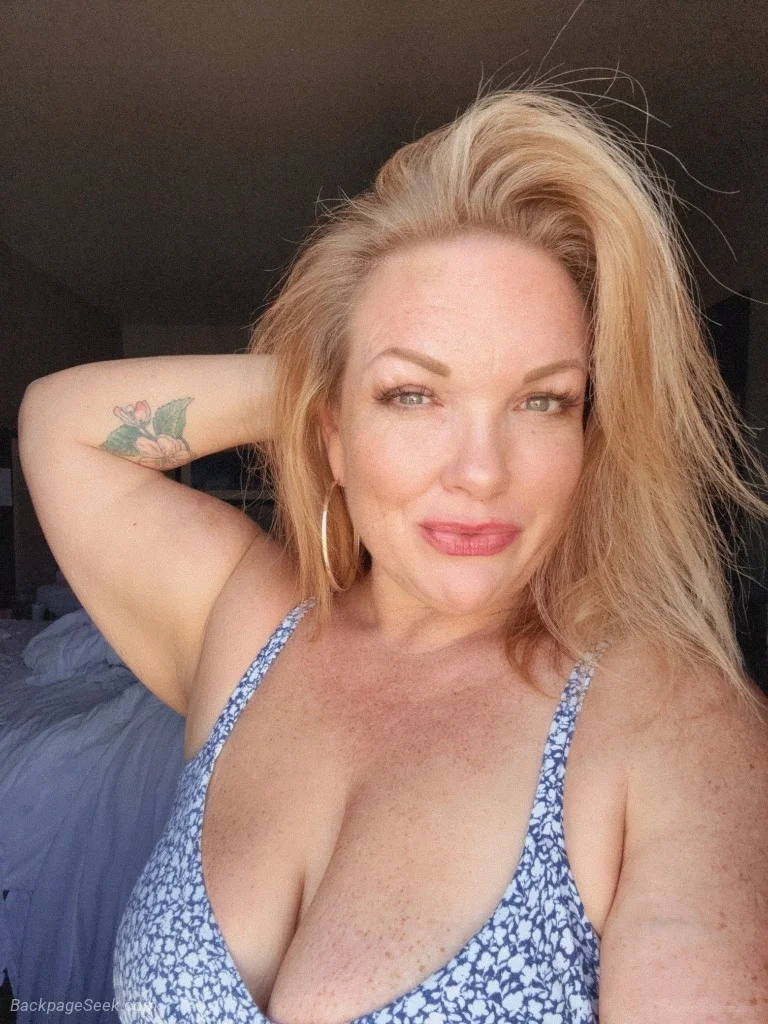 CUTE AND CAPABLE 38yrs OLD COUGAR BlOWJOB BARE ANAL ROLEPLAY SPECIAL