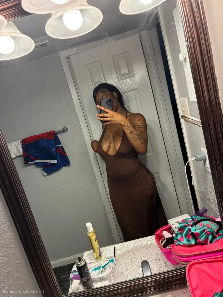 Im BACKKK your favorite sexcc tall slim brownskin LETS PLAYY... in Oklahoma City – Women Seeking Men photo 4