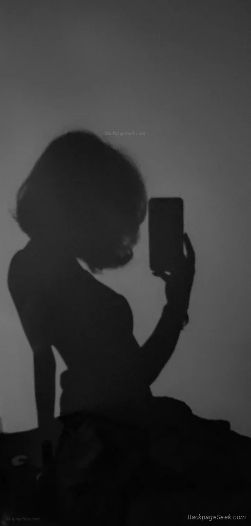Softly Petite Subtly Sweet in Orange County – Women Seeking Men photo 3