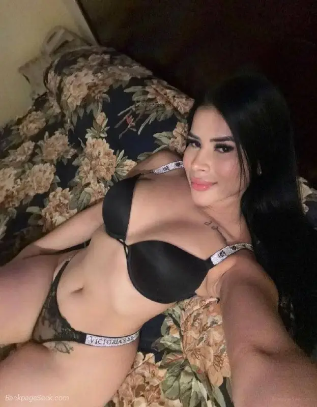 BELLA Y JOVENCITA LATINA COO JUGOSO VEN A COMRTELO