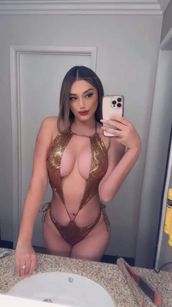 SANTA ANA AVAILABLE ONLY TODAY AND TOMORROW HOSTING