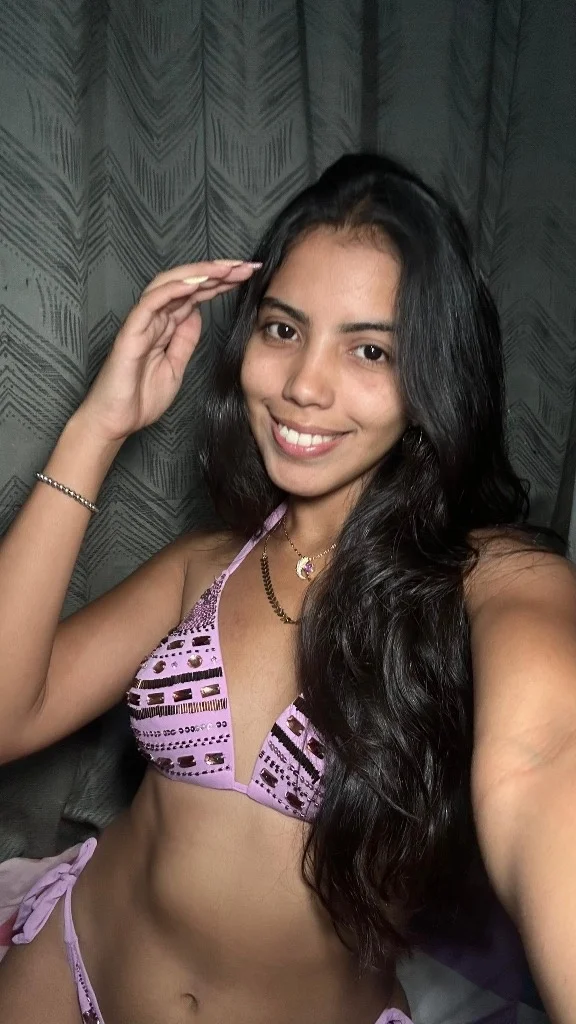 latina Venezuela joven 20