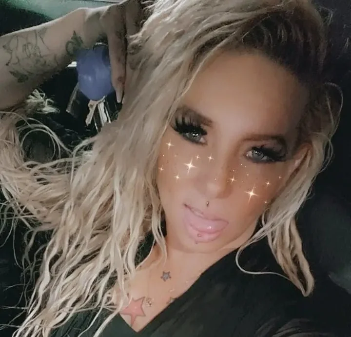 Sexy Blonde Ready to Party in Orlando – Women Seeking Men photo 2