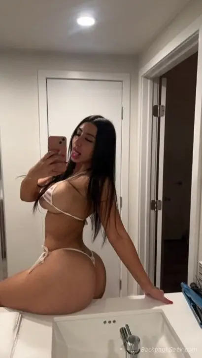 Ven mi amor a pasarla rico latina real cuerpo natural delicioso caliente