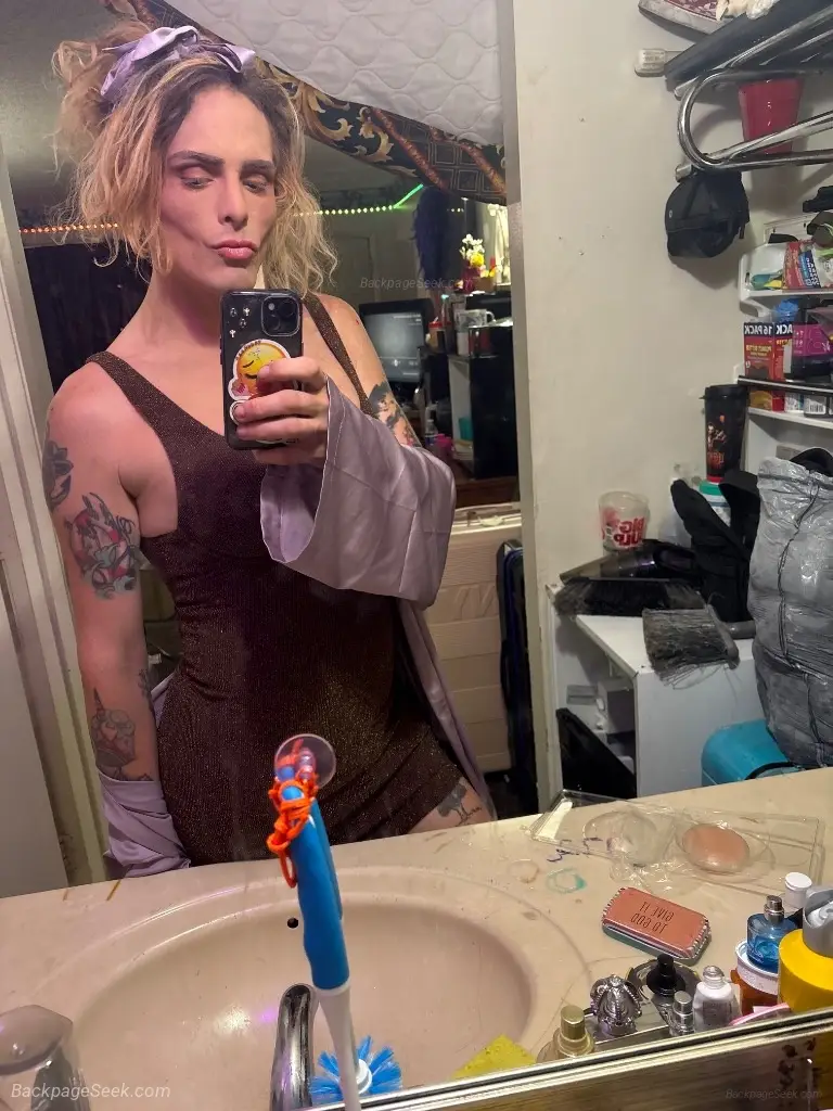 CUM N PLAY WITH ME LAKE BUENA VISTA TONIGHT!! BORED HORNY NEED SOME