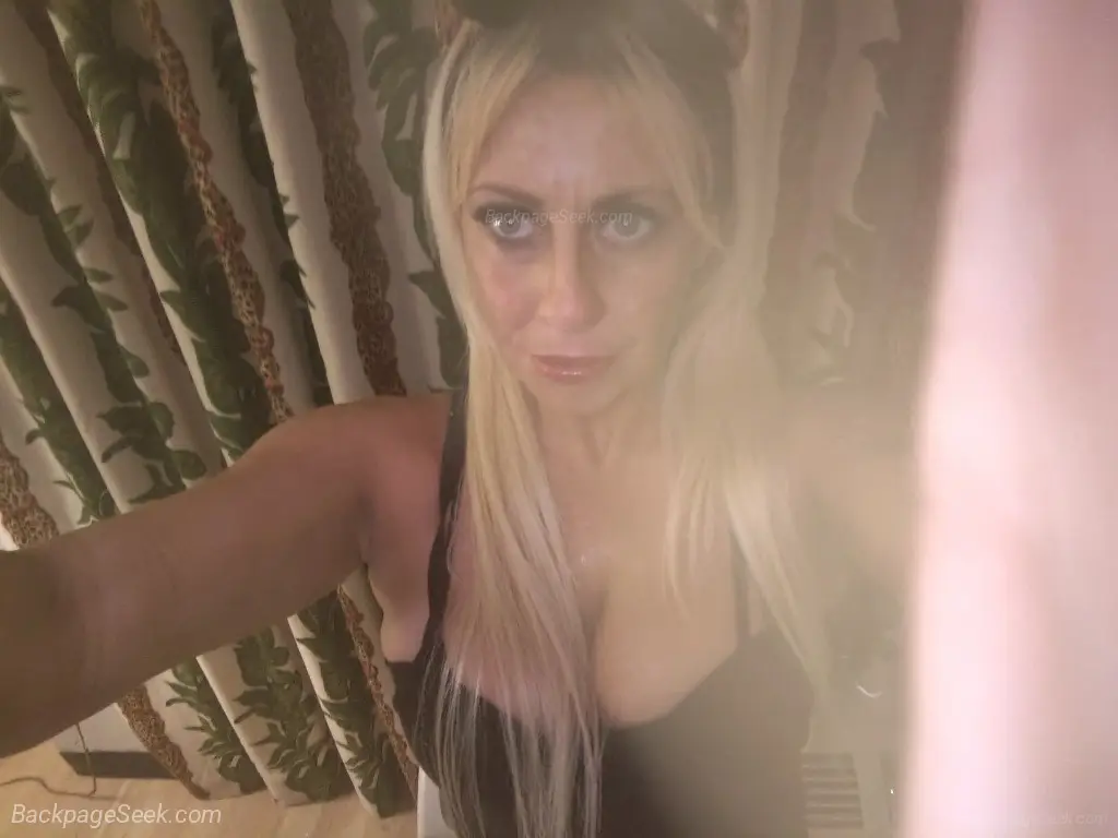 handle with caution- trouble in heels slut and party friendl... in Orlando – Women Seeking Men photo 5