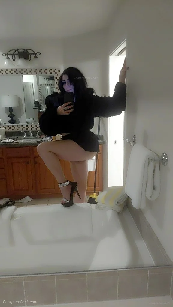 Brains Beauty Bad Decisions in Palm Springs – Women Seeking Men photo 2