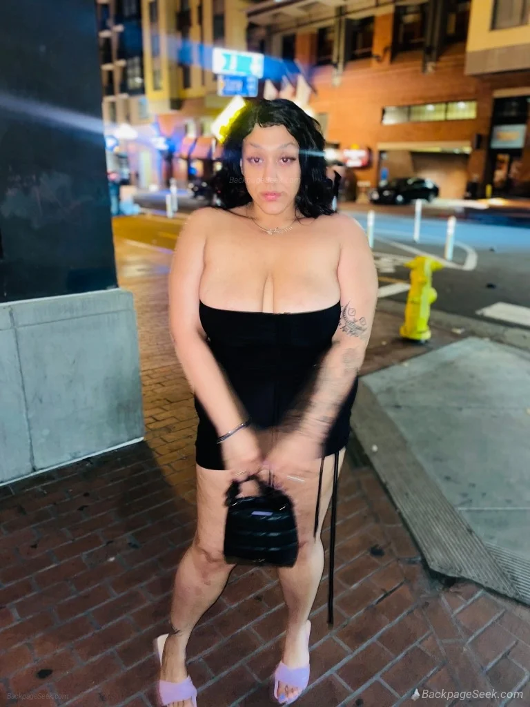 treat yourself in Palm Springs – Women Seeking Men photo 4