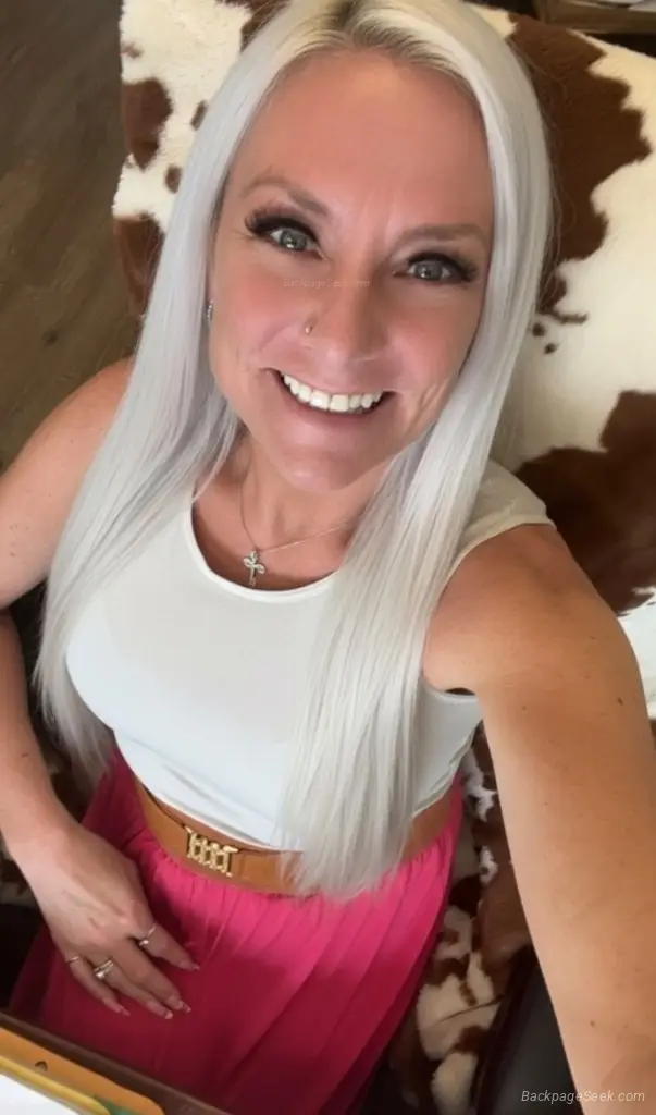 I'm available to please you in the best way possible I have... in Palm Springs – Women Seeking Men photo 3