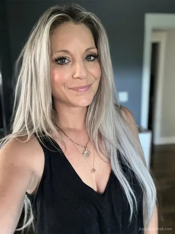 I am 35 Years older Sexy women. I am available 24/7