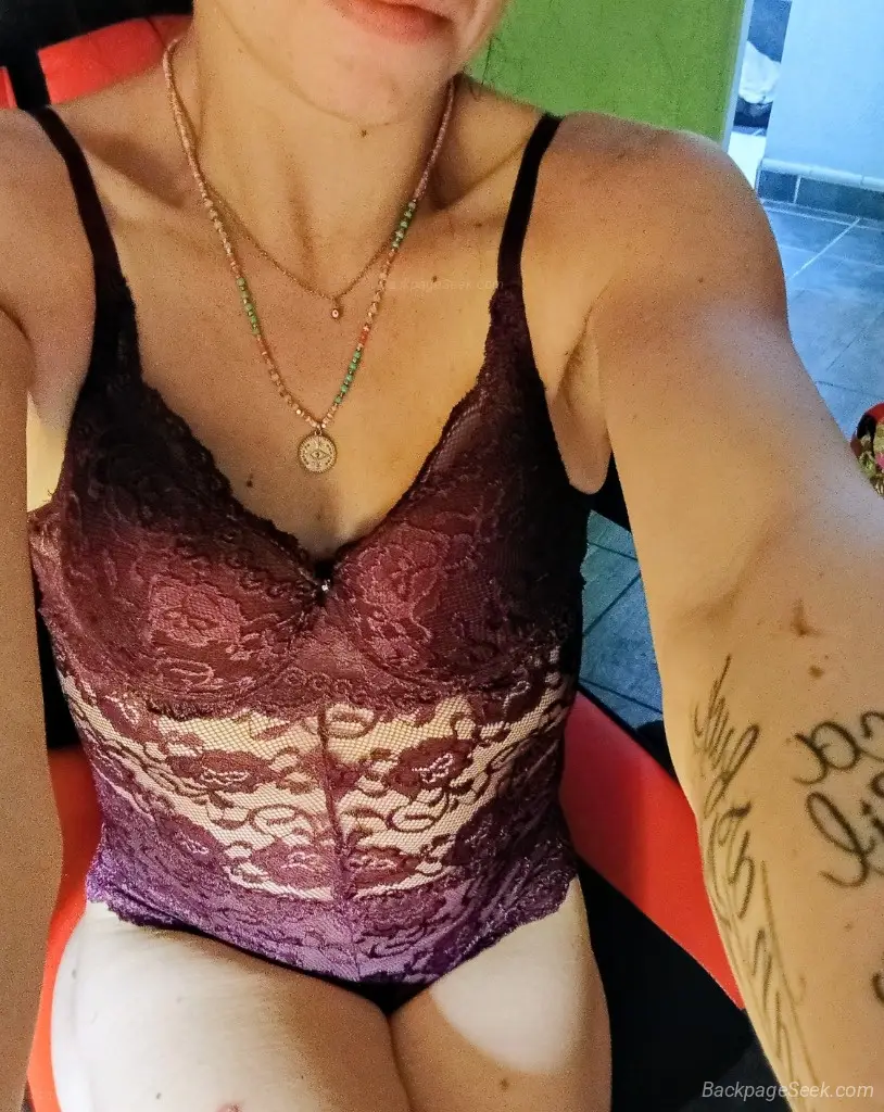 20MN Special Cum enjoy this tight horny pussy baby in Palm Springs – Women Seeking Men photo 4