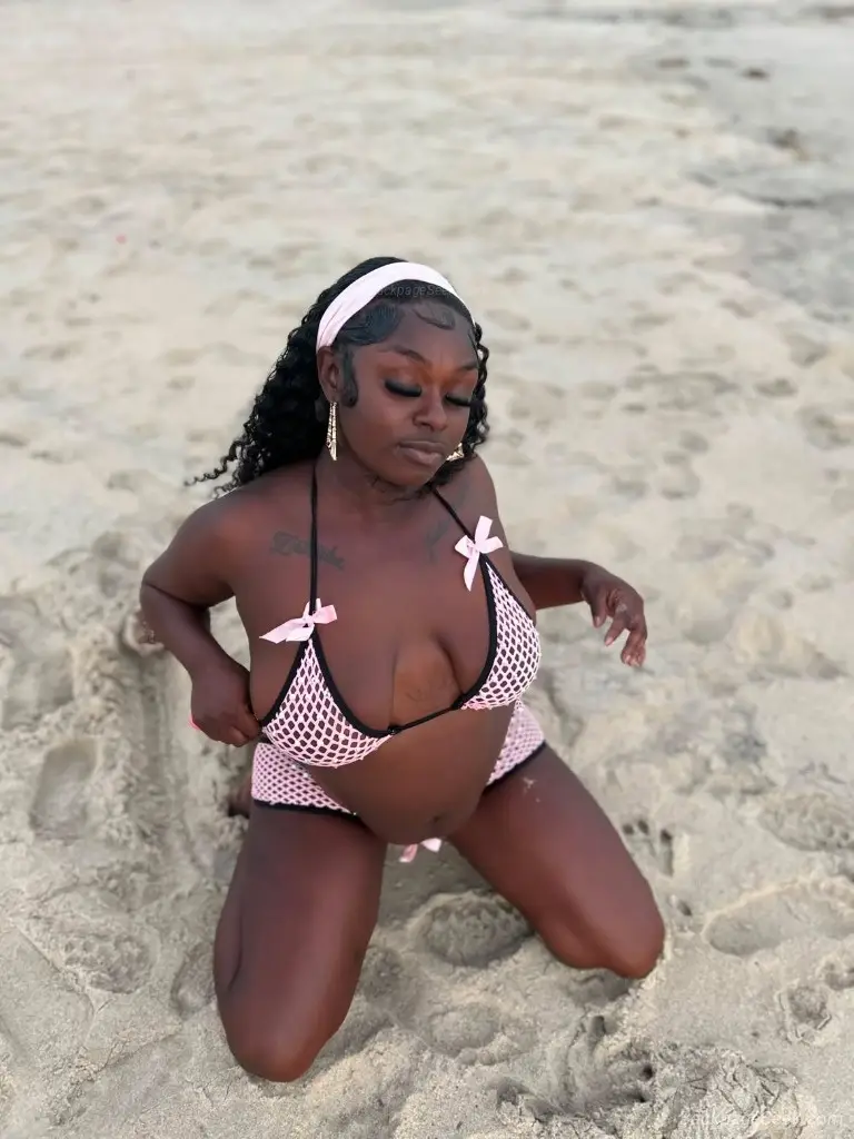 New In Town Come Play on My Island in Palm Springs – Women Seeking Men photo 6