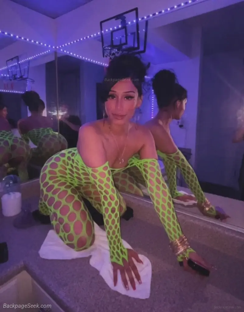 FREAKY CREAMY PETITE MEXICAN in Palm Springs – Women Seeking Men photo 5