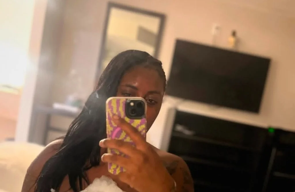 Horny wet pussy come find out in Philadelphia – Women Seeking Men photo 5