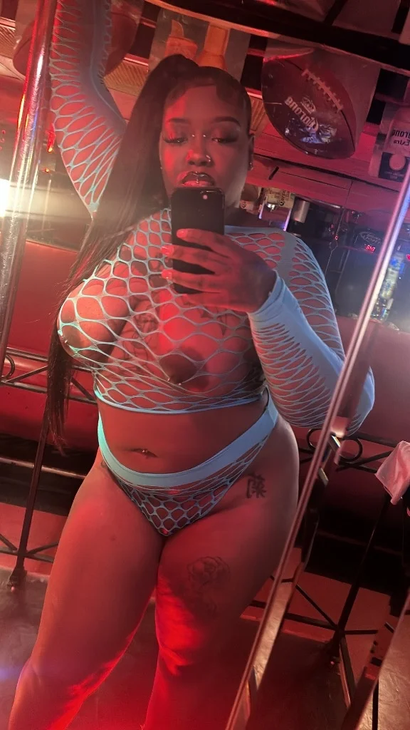 OUTCALLS INCALLS Trinidadian Queen hope you like a creamer a... in Philadelphia – Women Seeking Men photo 3