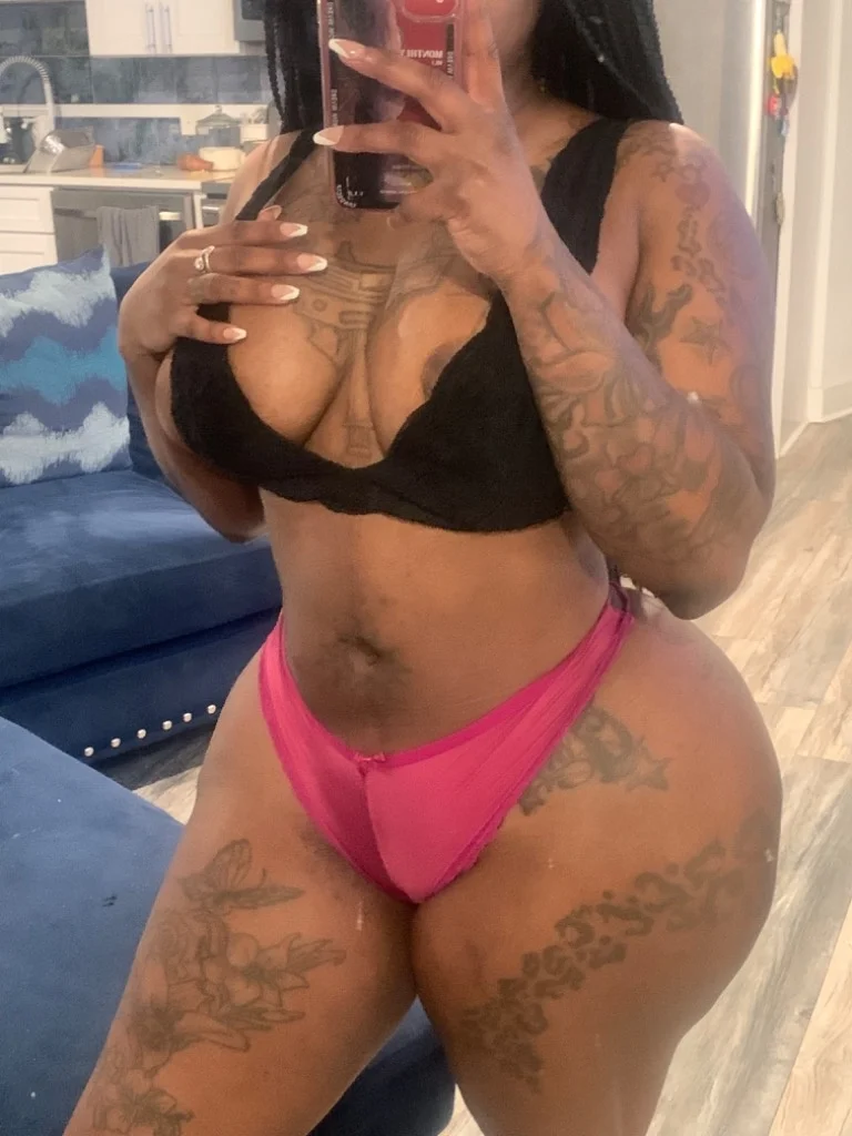 Body Sexy and Pussy Pink Daddy U Wanna Take A Peek SERIOUS I... in Philadelphia – Women Seeking Men photo 2