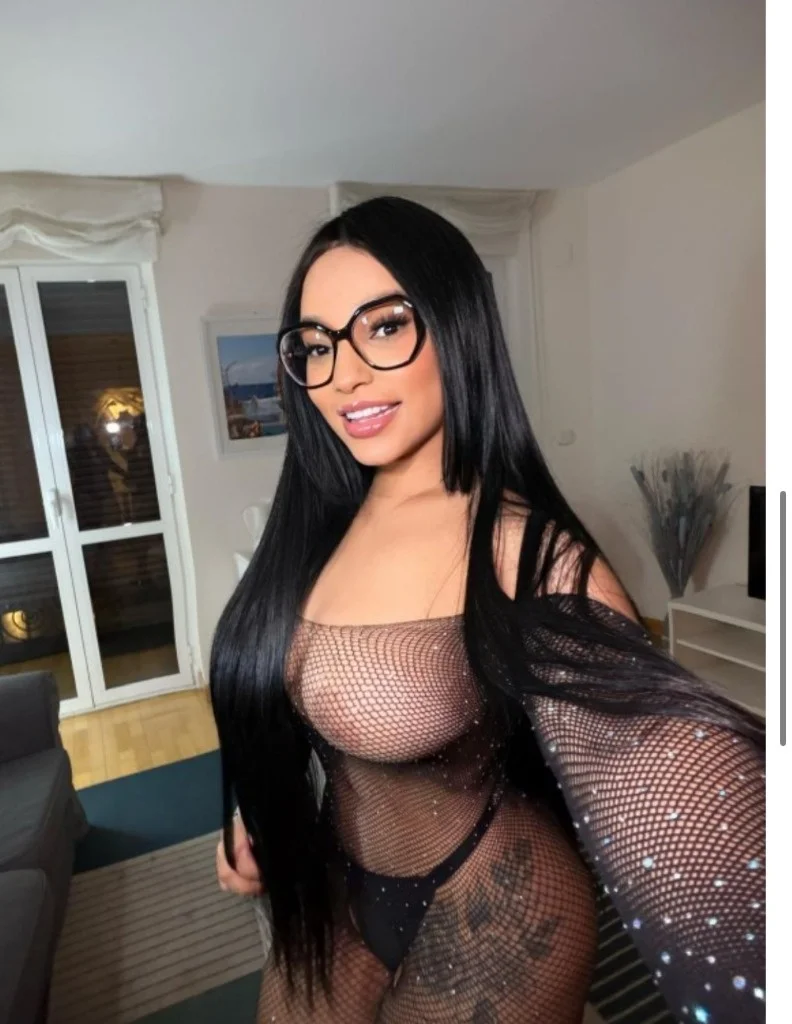 Soy Yuli tengo 25 aito Y Soy Una venezolana Preciosa Y Muy A... in Philadelphia – Women Seeking Men photo 4