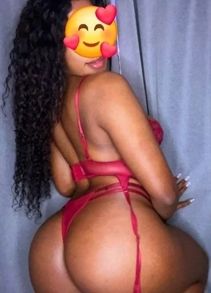 hot just arrived big ass! real photo full service tight