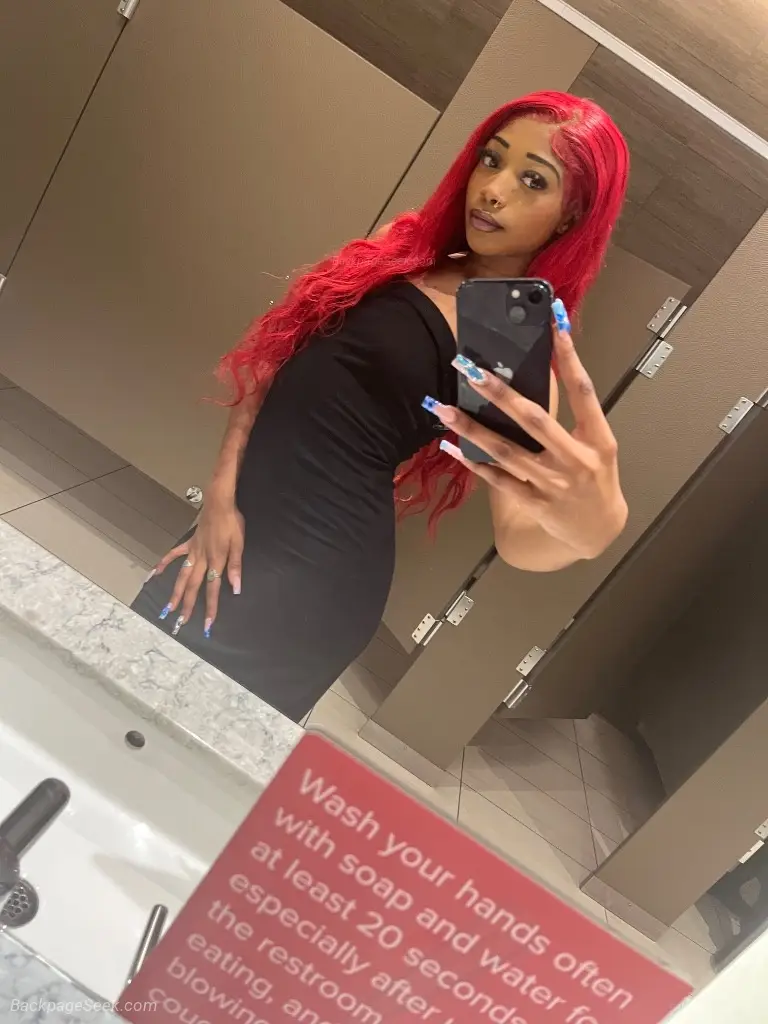 available now incalloutcall sexy petite wet fun girl message... in Philadelphia – Women Seeking Men photo 5