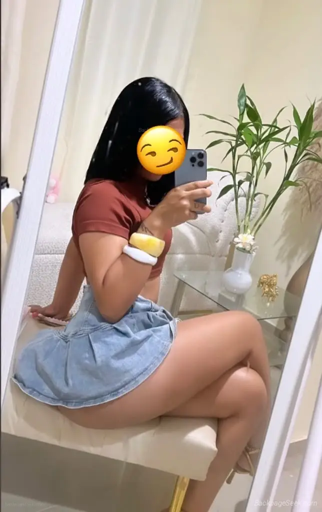 Beautiful Latina Let's have fun, Honey! I am that sweet Latina :