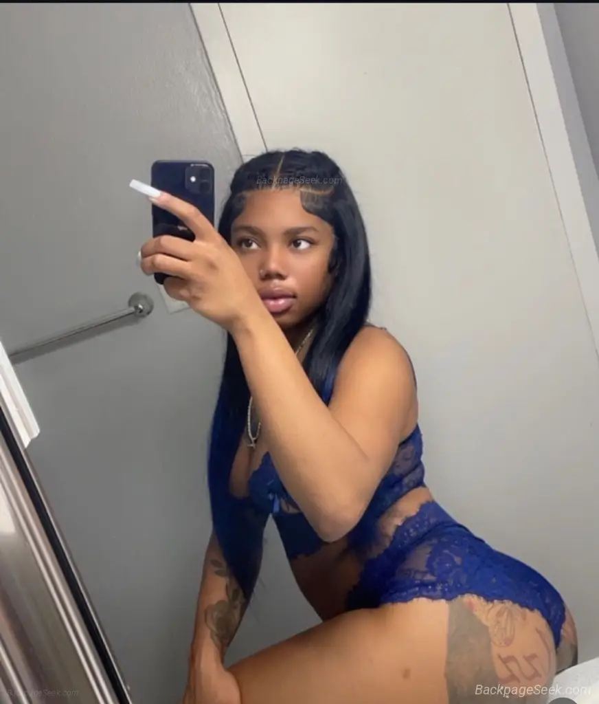 5'0 PRINCESS Hosting Near AIRPORT INCALLS AVAILABLE YOUNG TIGHT WET &