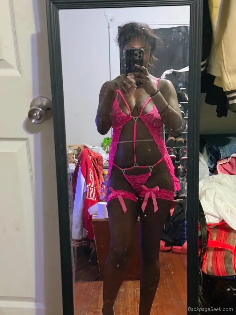 outcalls require Lyft there and back cardate provides their... in Philadelphia – Women Seeking Men photo 4