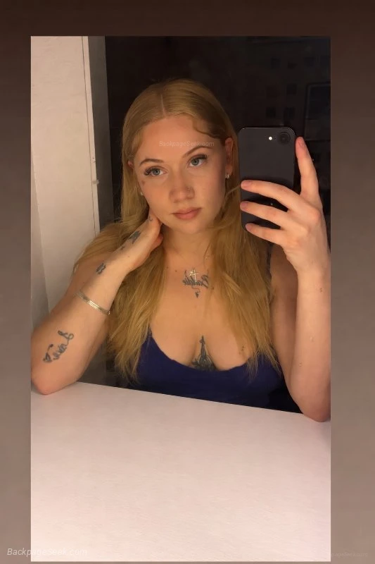 Thick juicy booty babe with nice tits and soft body have some fun