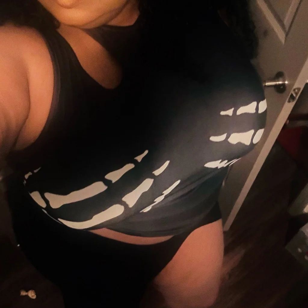 MISTRESS LOLA IS READY TO PLAY