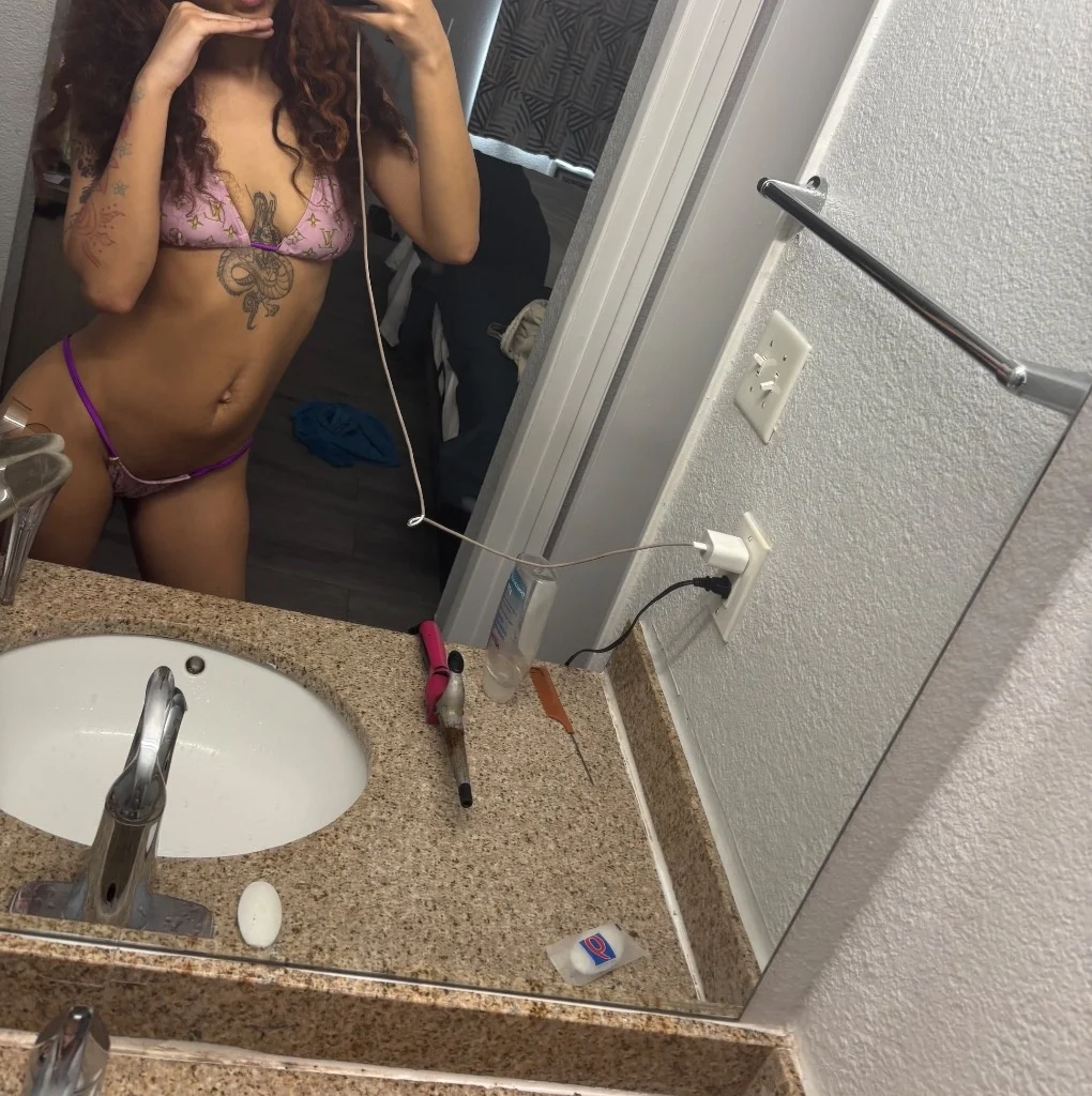 Petite Redbone with a pretty face and a kitty to match in Phoenix – Women Seeking Men photo 6