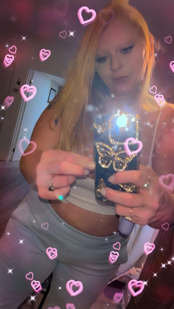 Blonde Baddie Snow Bunny w tight pink pussy in Phoenix – Women Seeking Men photo 4