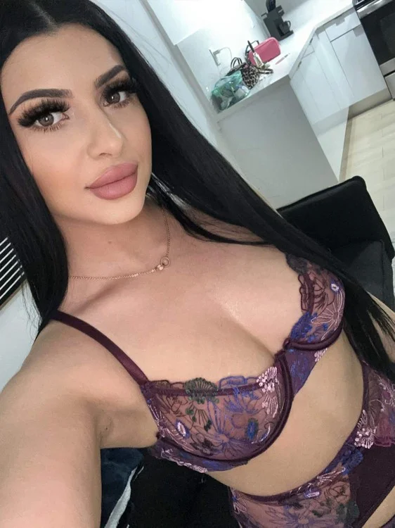 New Jasmine party girl available Incall and outcall