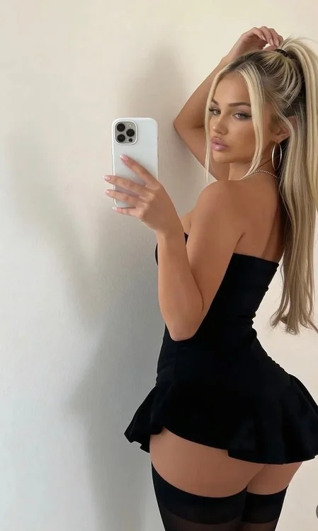 Blonde Bombshell Beauty
