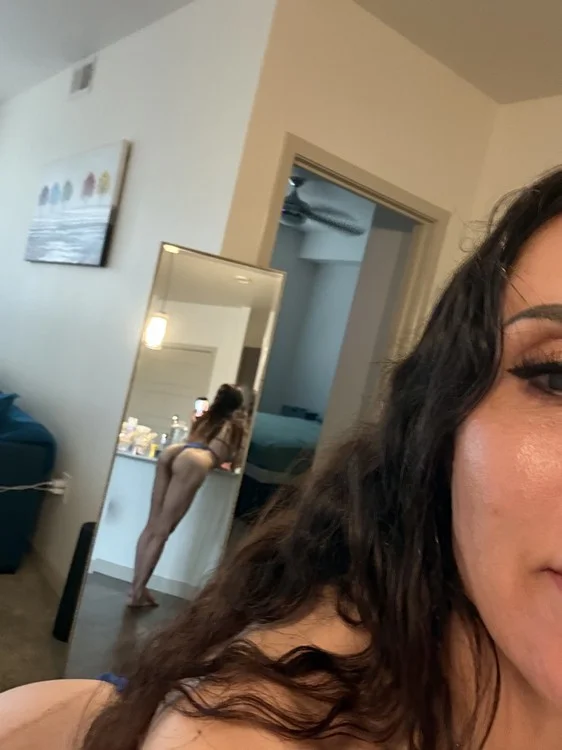 Fit Lady Near Phoenix Airport