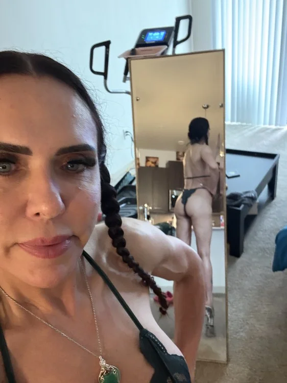 Fit Lady Near Phoenix Airport in Phoenix – Women Seeking Men photo 3