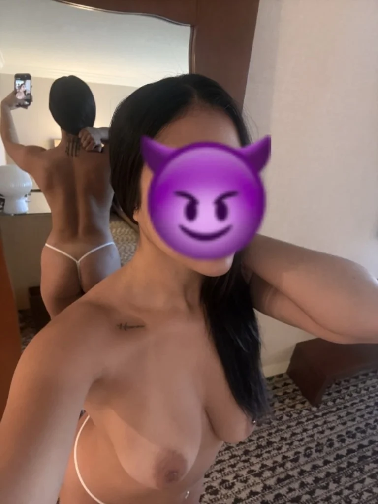 Sweet Enough to Catch Your Eye, Dangerous Enough to Keep It . in Phoenix - Women Seeking Men