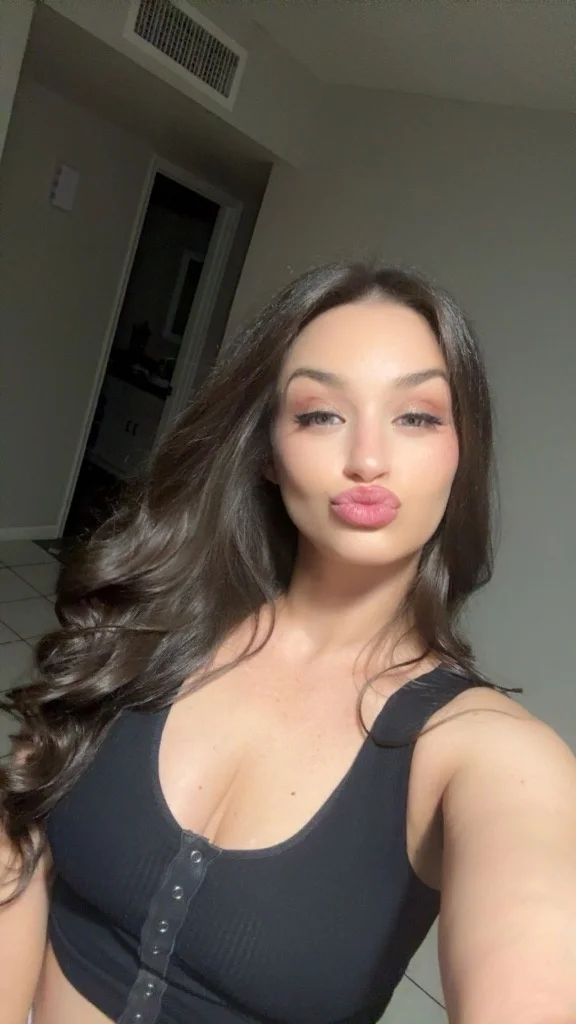 sensual and sexy Brunette Beauty in Phoenix – Women Seeking Men photo 2