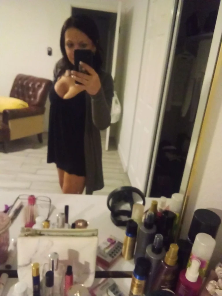 fun-sized Italian milf ready to help u have some naughty fun in Phoenix – Women Seeking Men photo 5