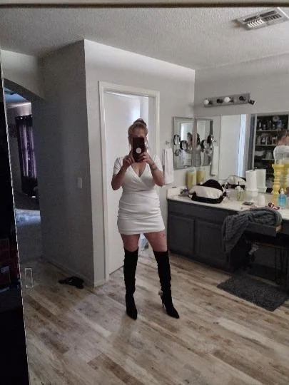 Nurse Lilly is back in Phoenix – Women Seeking Men photo 2